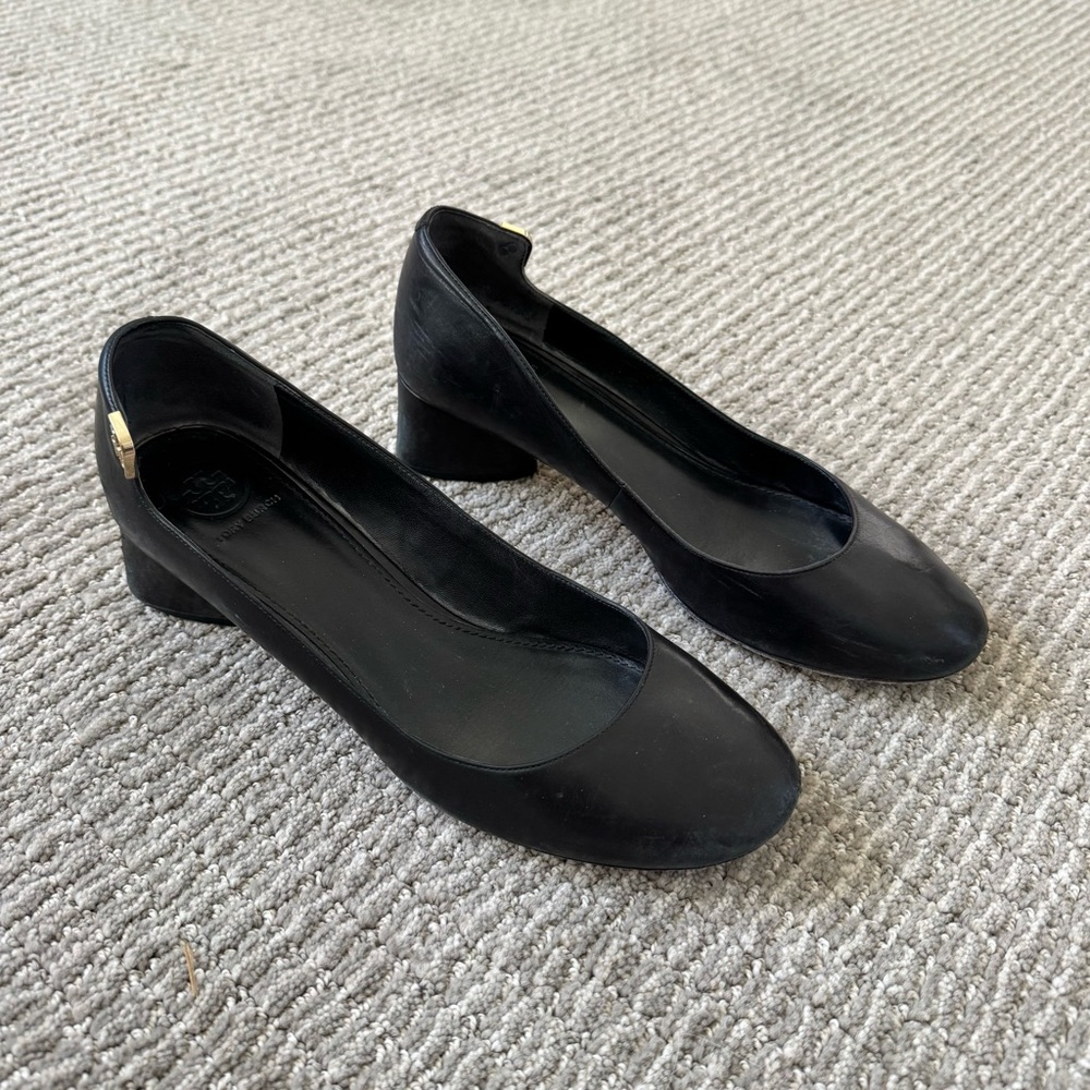 Tory Burch Elizabeth Round-Toe Pump Size 8.5